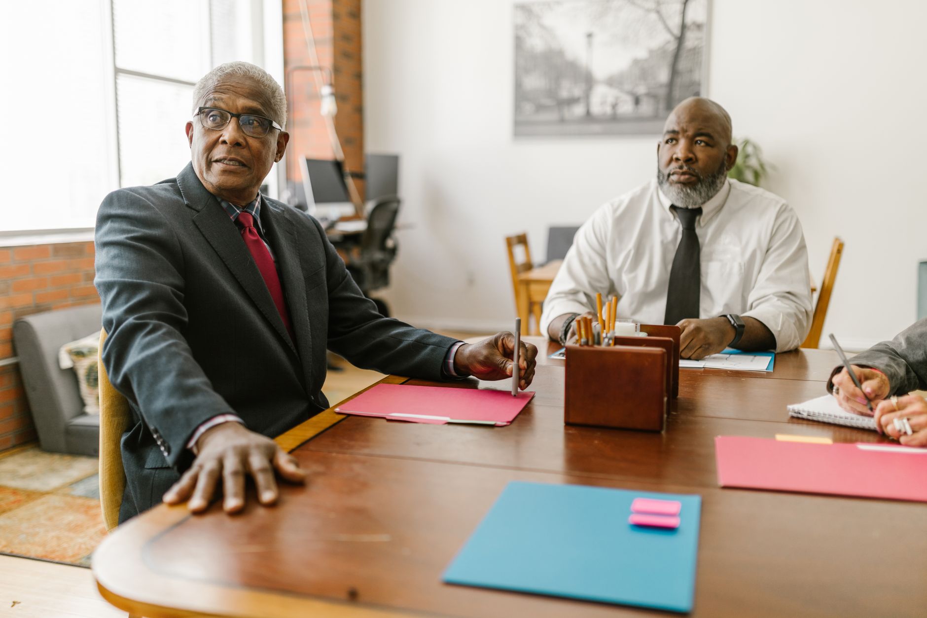 Community Mediation Volunteer Training UK: A Practical Guide for Village Volunteers - zdjecie w tresci